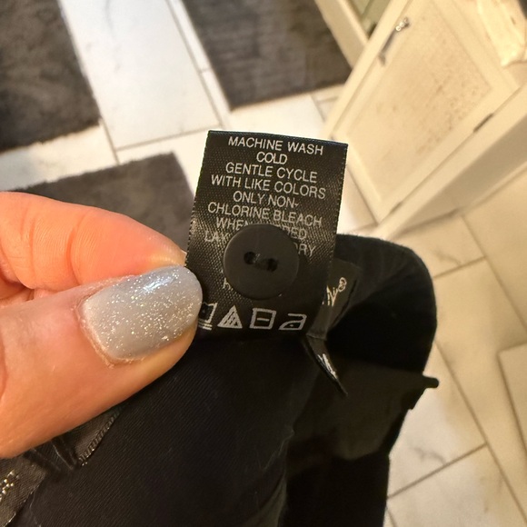 Fabrizio Gianni Black Ankle Pants - Picture 10 of 11